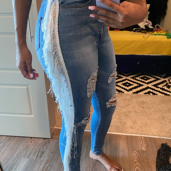 Tassel distressed blue jeans - Picture 3 of 6